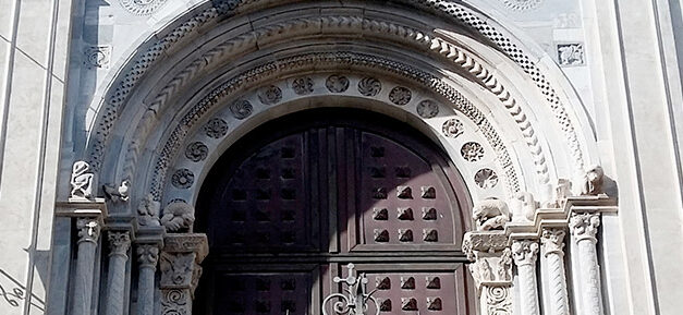 FEDERICO II DI SVEVIA E GLI ENIGMATICI SIMBOLI DEL PORTICO DELLA CHIESA DI S. AGATA AL CARCERE DI CATANIA