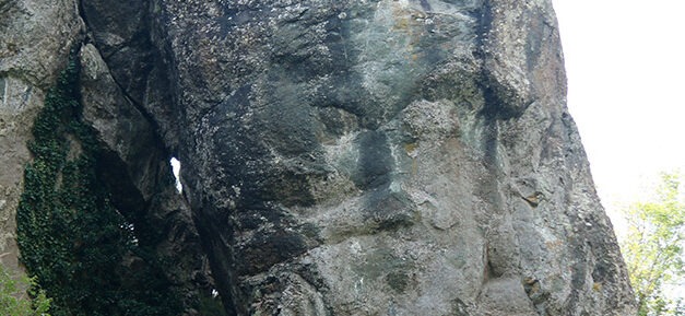 IL VOLTO MEGALITICO DI BORZONASCA